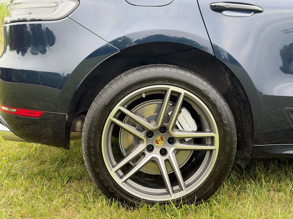 2021 Porsche Macan Turbo - Image 13 of 31