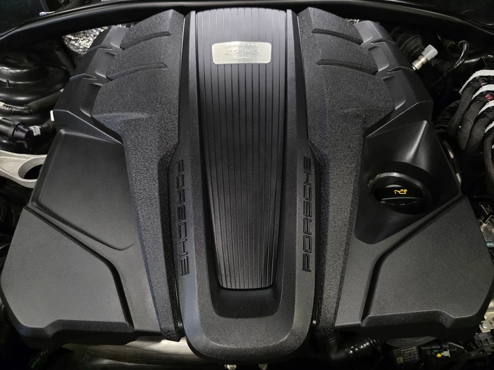 2021 Porsche Macan Turbo - Image 3 of 31