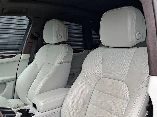 2021 Porsche Macan Turbo - Image 5 of 5