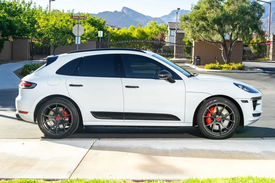2021 Porsche Macan Turbo - Image 7 of 8