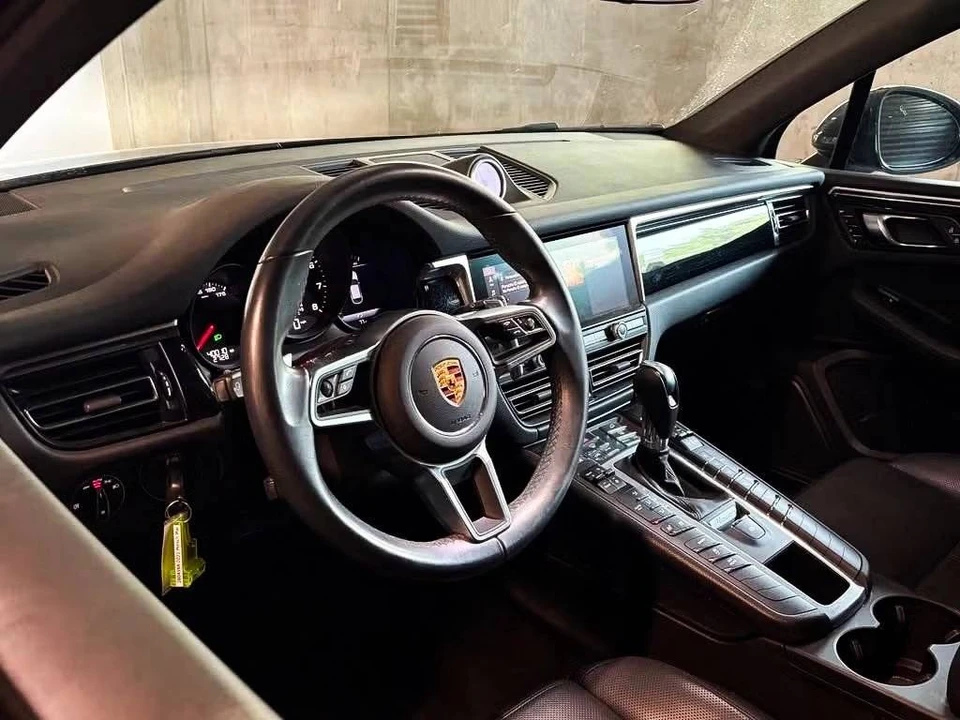 2021 Porsche Macan - Image 4 of 5