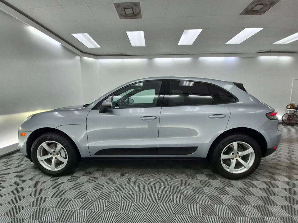 2021 Porsche Macan - Image 2 of 5