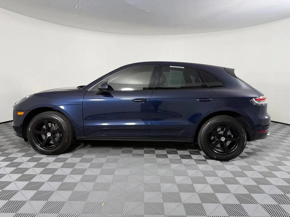 2021 Porsche Macan - Image 2 of 5