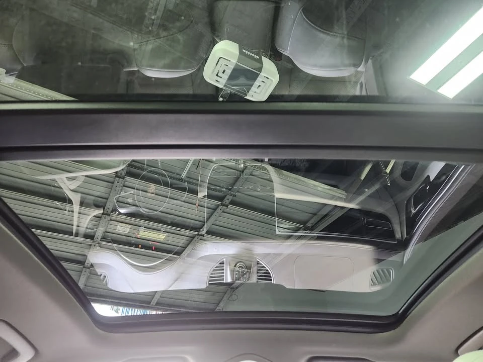 2021 Porsche Macan - Image 13 of 20