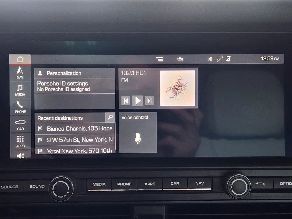 2021 Porsche Macan - Image 19 of 20