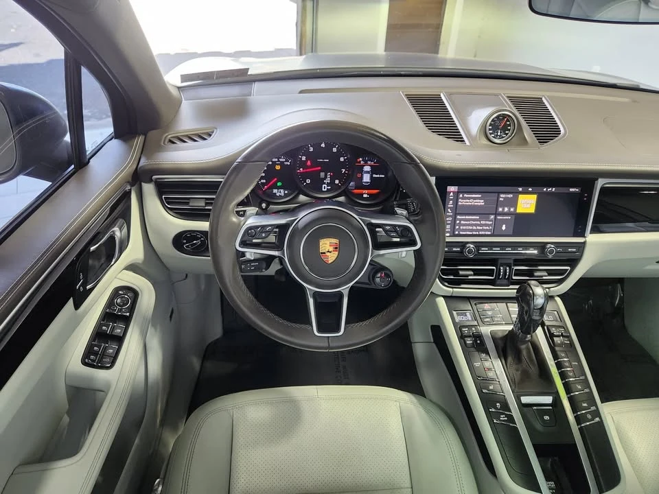 2021 Porsche Macan - Image 15 of 20