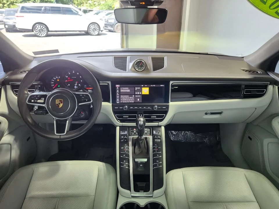 2021 Porsche Macan - Image 14 of 20
