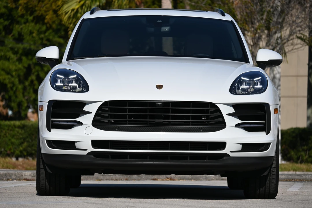 2021 Porsche Macan - Image 2 of 31