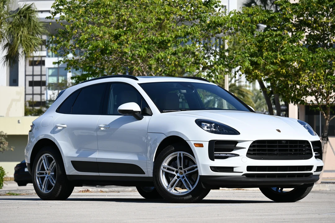 2021 Porsche Macan - Image 23 of 31