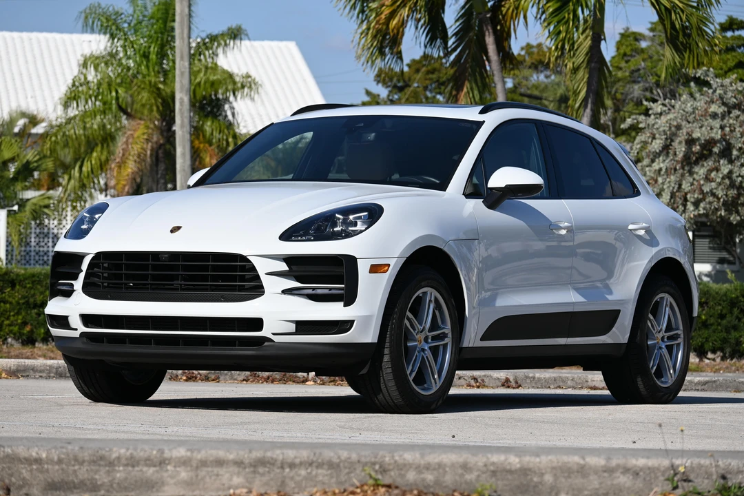 2021 Porsche Macan - Image 14 of 31