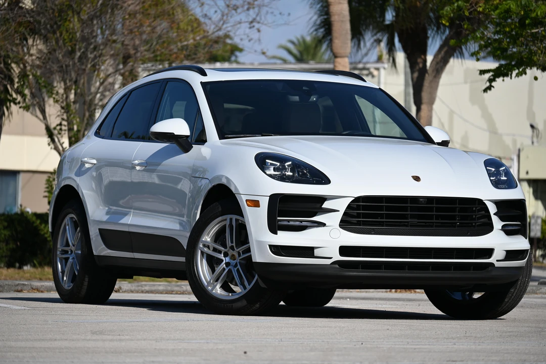 2021 Porsche Macan - Image 25 of 31