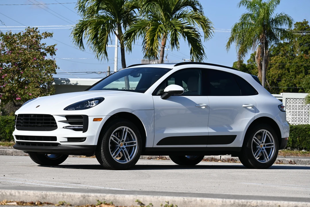 2021 Porsche Macan - Image 15 of 31