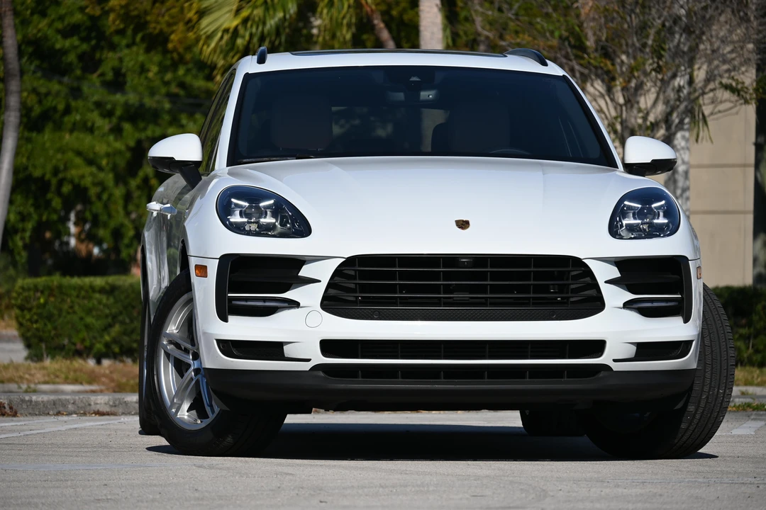 2021 Porsche Macan - Image 13 of 31