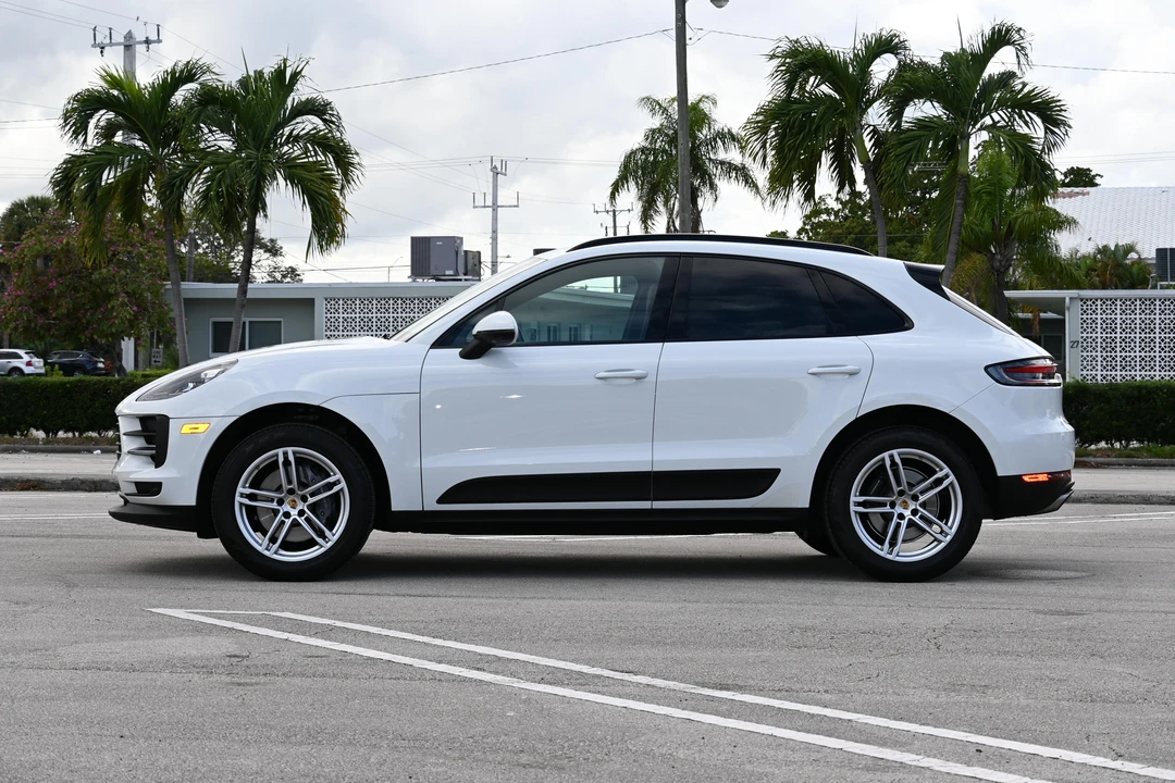 2021 Porsche Macan - Image 8 of 31