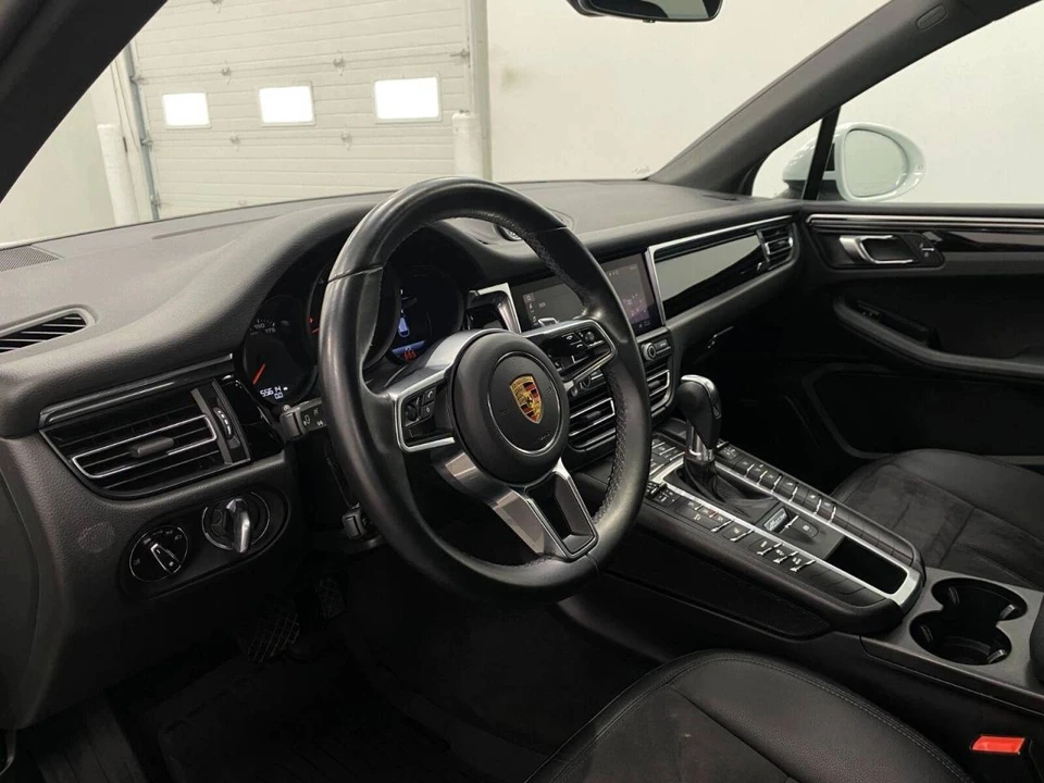 2021 Porsche Macan - Image 4 of 5