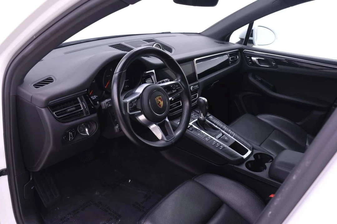 2021 Porsche Macan - Image 4 of 5