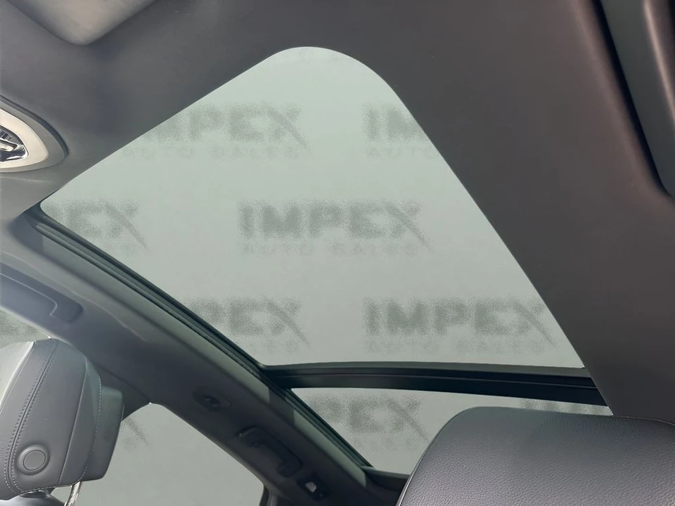 2021 Porsche Macan - Image 11 of 12