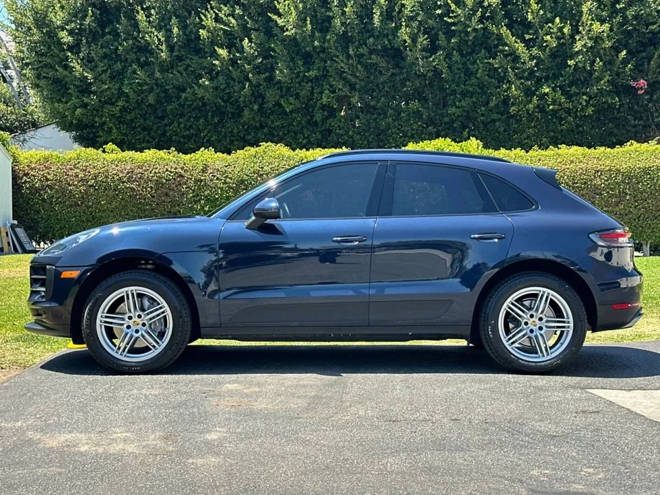 2021 Porsche Macan - Image 2 of 5