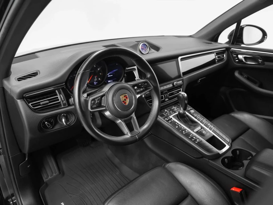 2021 Porsche Macan - Image 4 of 5