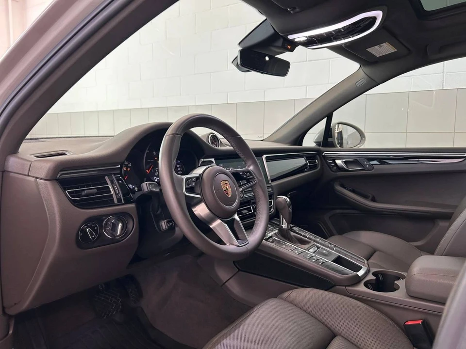 2021 Porsche Macan - Image 4 of 5