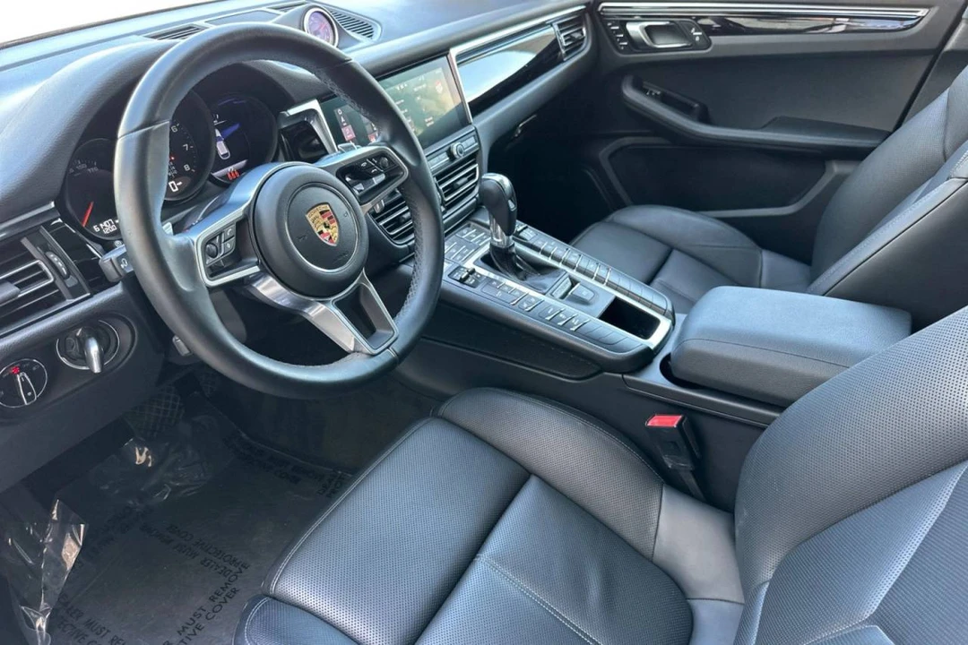 2021 Porsche Macan - Image 4 of 5