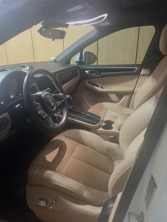 2021 Porsche Macan - Image 2 of 3