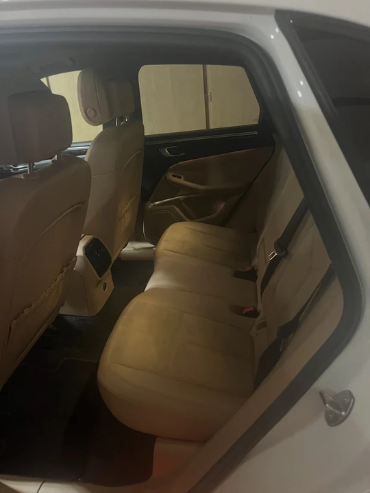 2021 Porsche Macan - Image 3 of 3