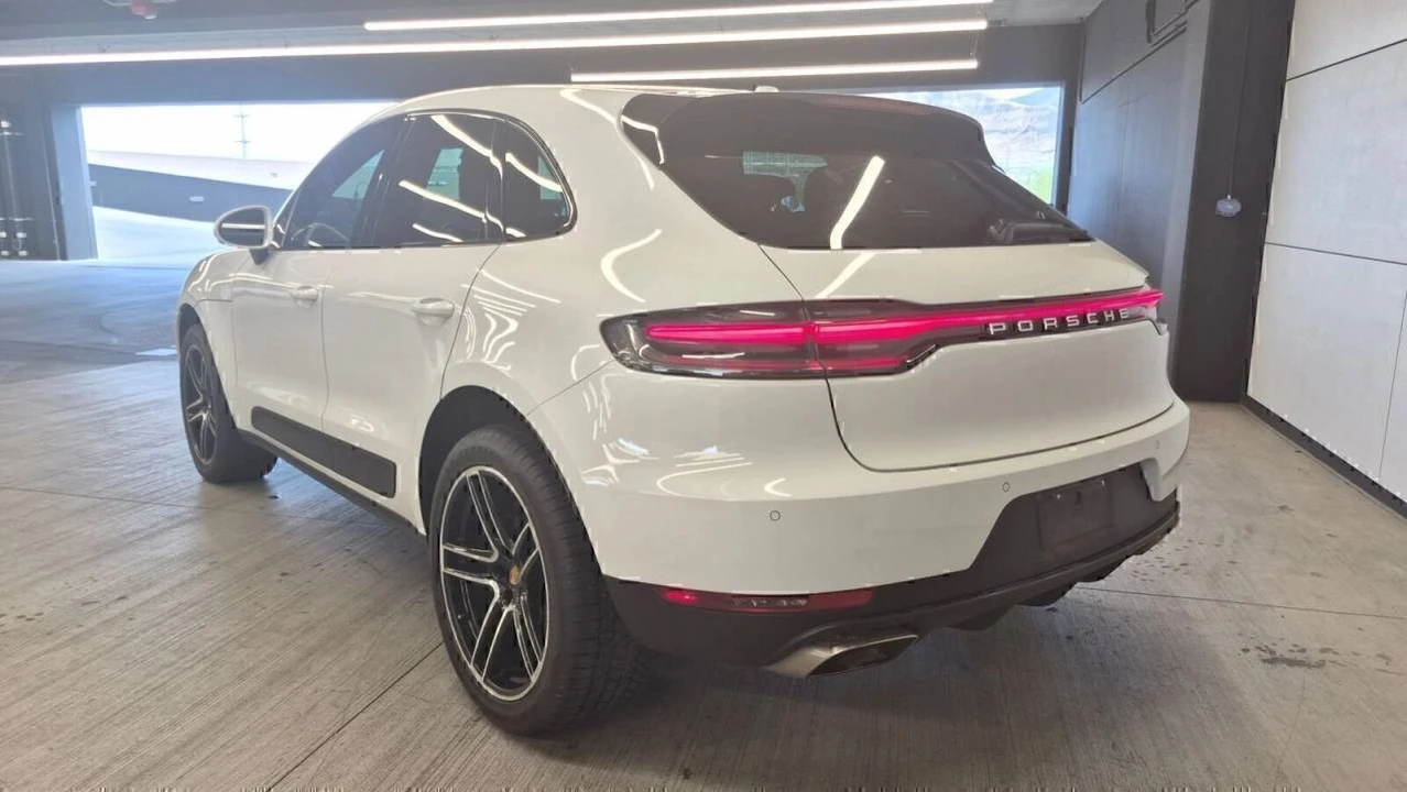 2021 Porsche Macan - Image 3 of 5