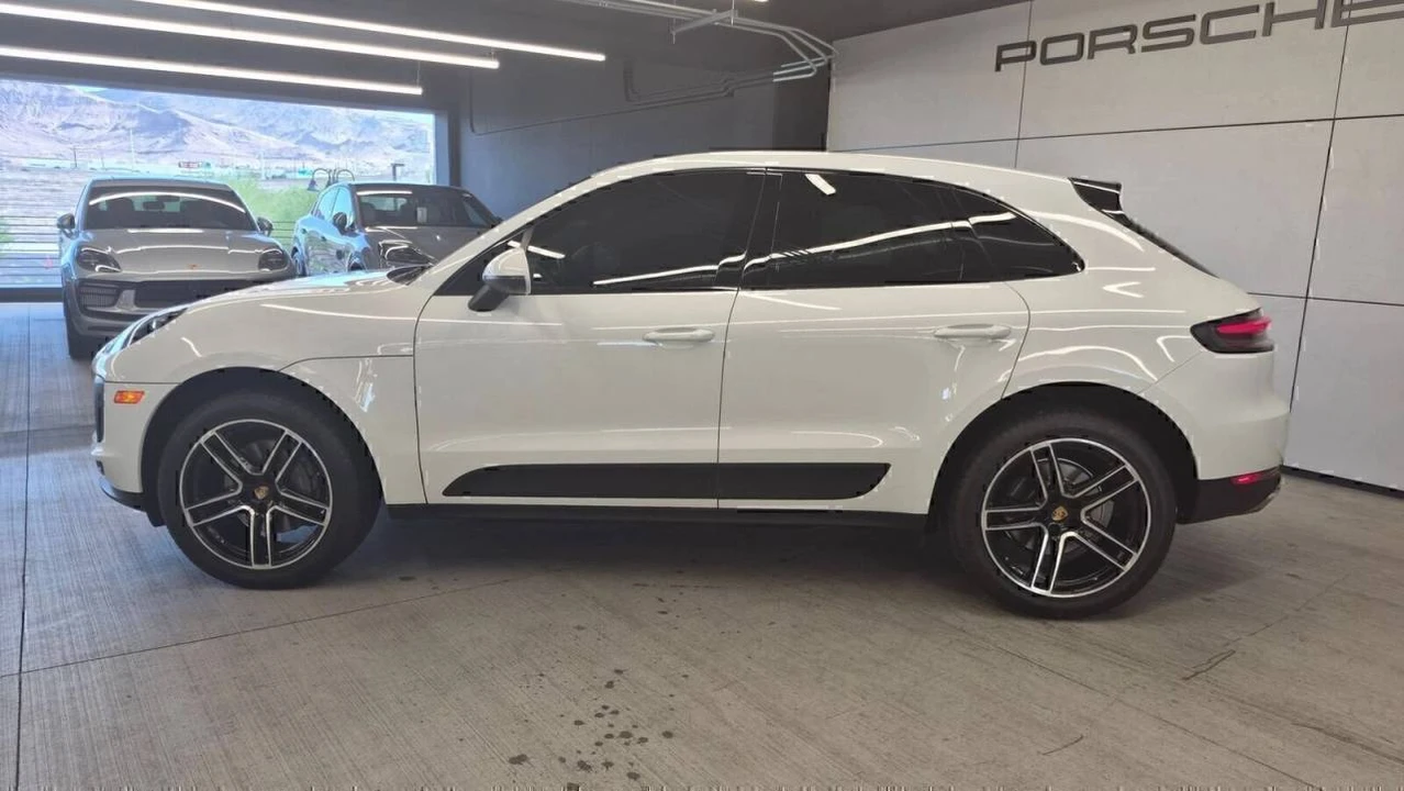 2021 Porsche Macan - Image 2 of 5