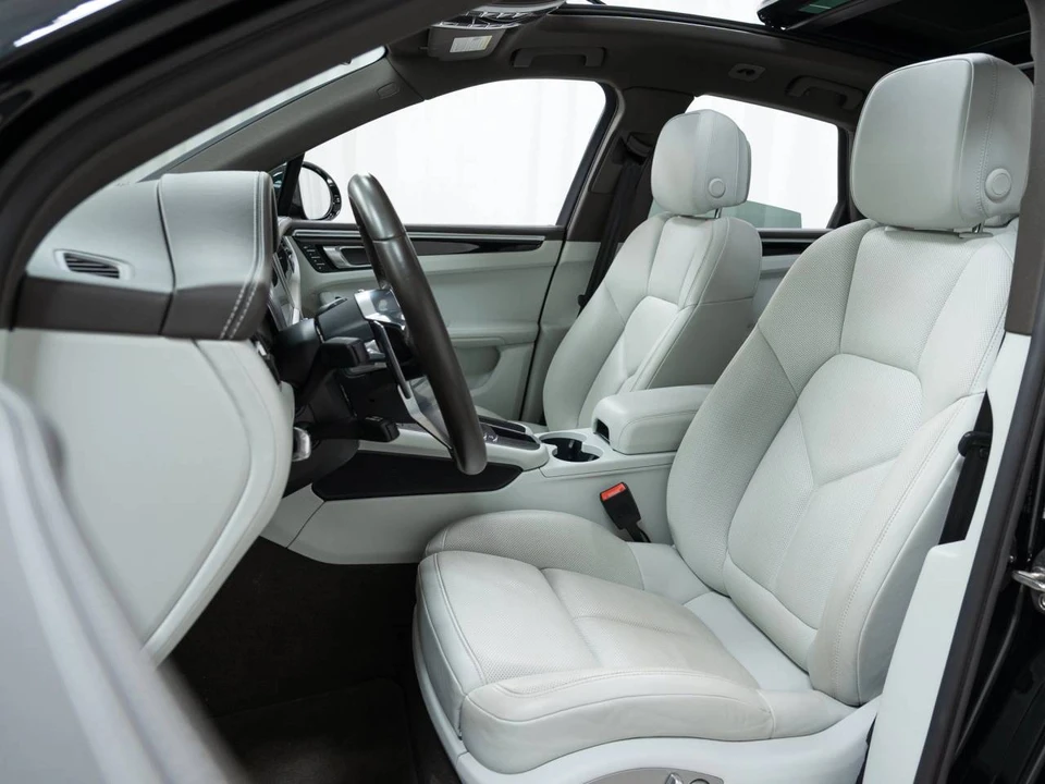 2021 Porsche Macan - Image 5 of 5