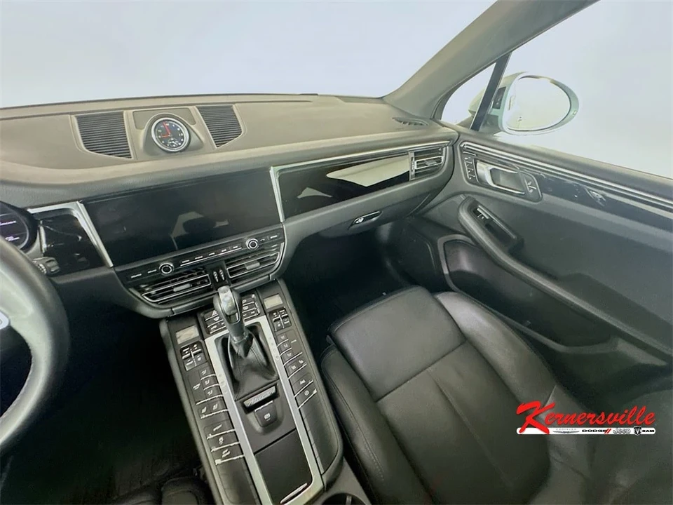 2021 Porsche Macan - Image 11 of 21