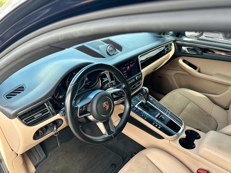 2021 Porsche Macan - Image 11 of 21