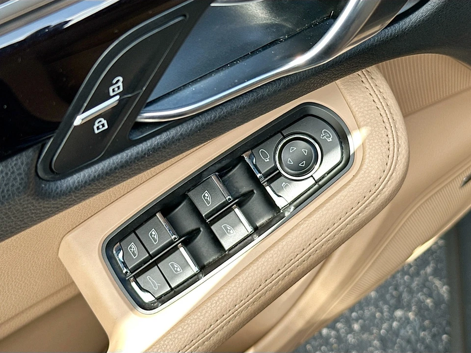 2021 Porsche Macan - Image 21 of 21
