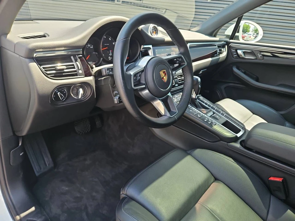2021 Porsche Macan - Image 5 of 5