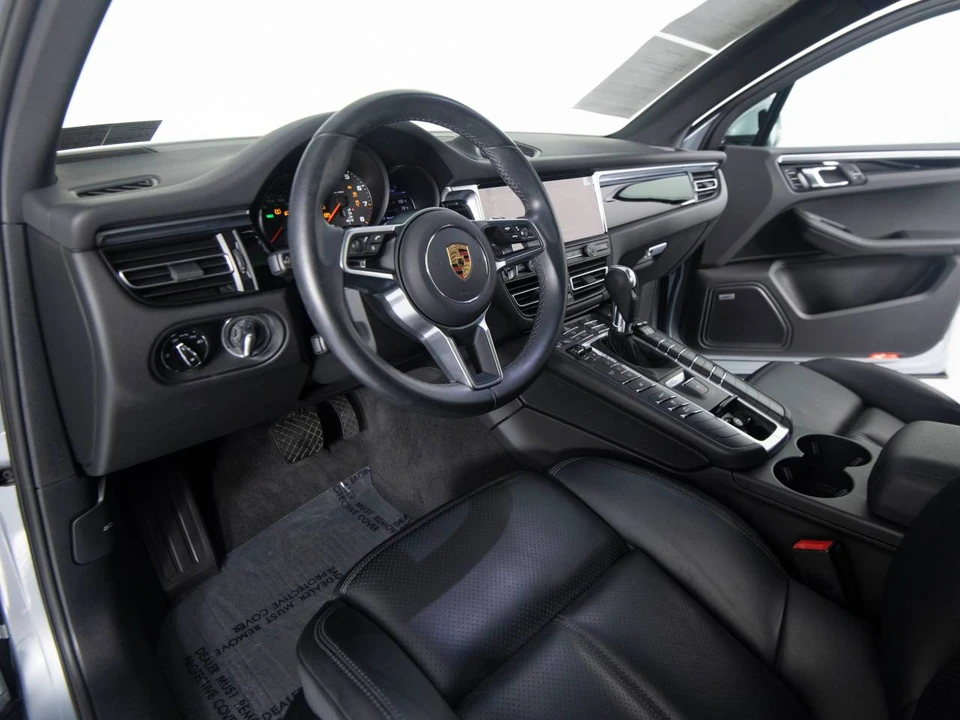 2021 Porsche Macan - Image 4 of 5