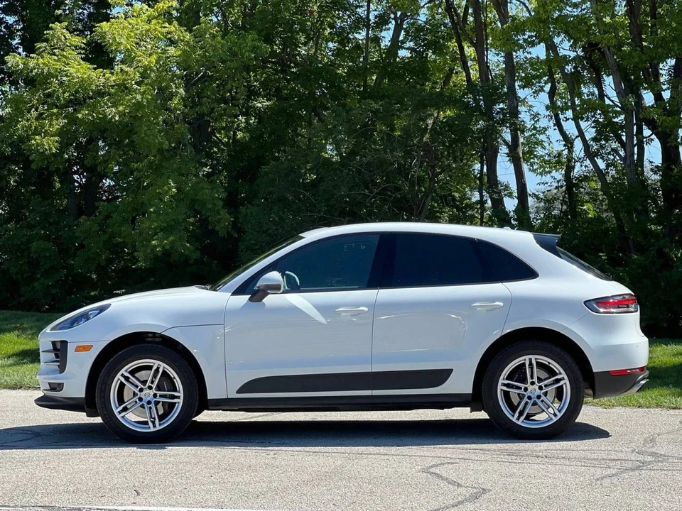 2021 Porsche Macan - Image 2 of 5