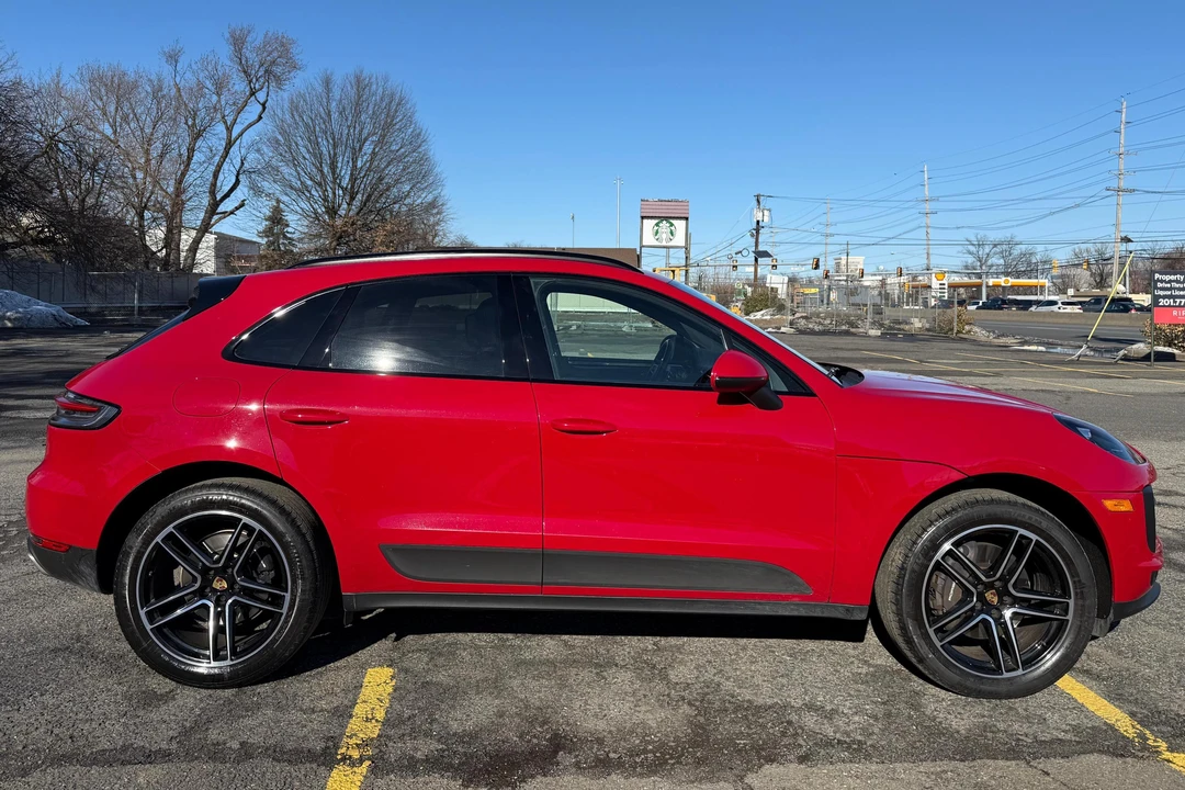 2021 Porsche Macan - Image 3 of 31