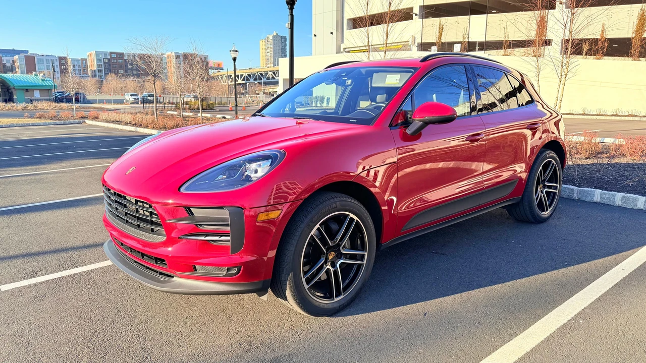 2021 Porsche Macan - Image 10 of 31