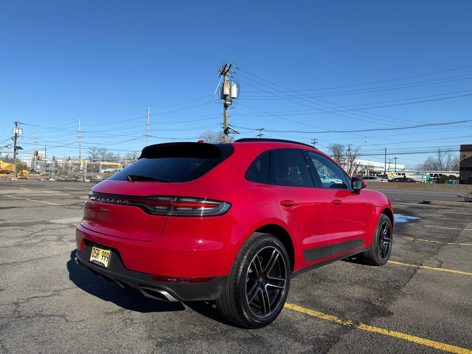 2021 Porsche Macan - Image 7 of 31