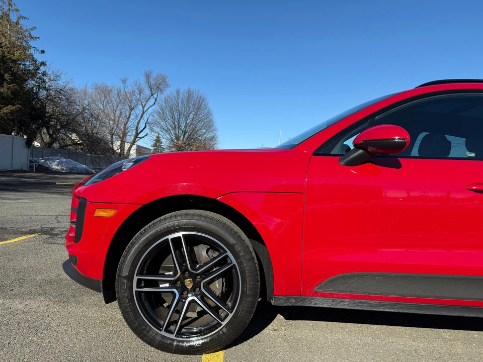 2021 Porsche Macan - Image 22 of 31