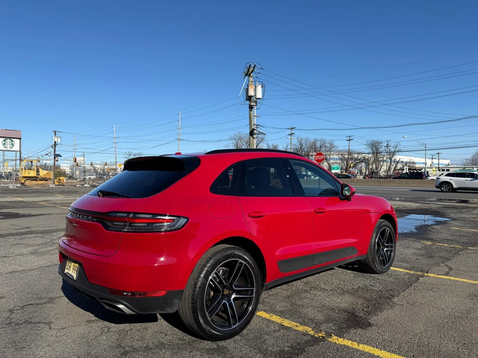 2021 Porsche Macan - Image 8 of 31