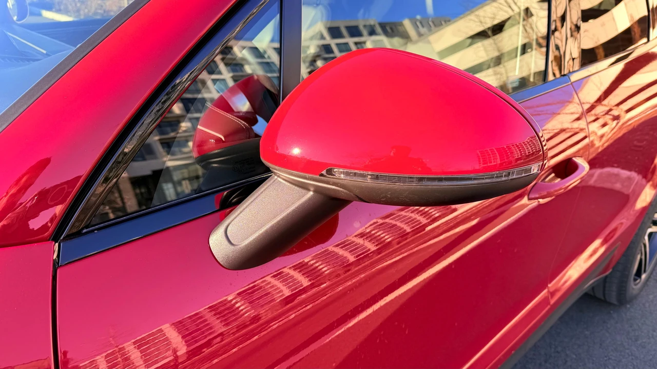2021 Porsche Macan - Image 23 of 31