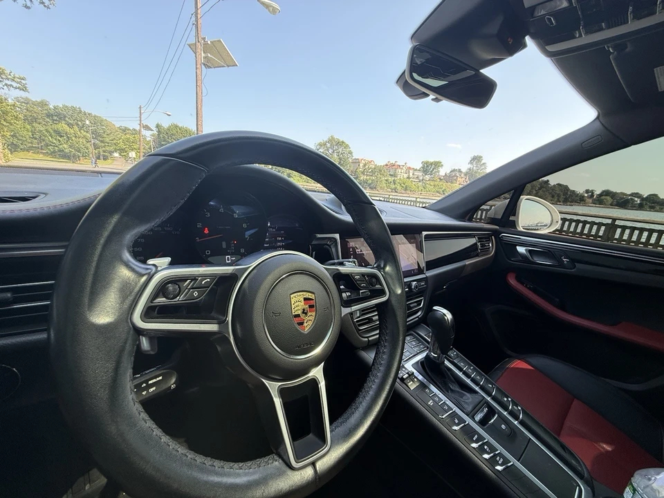 2021 Porsche Macan - Image 2 of 10