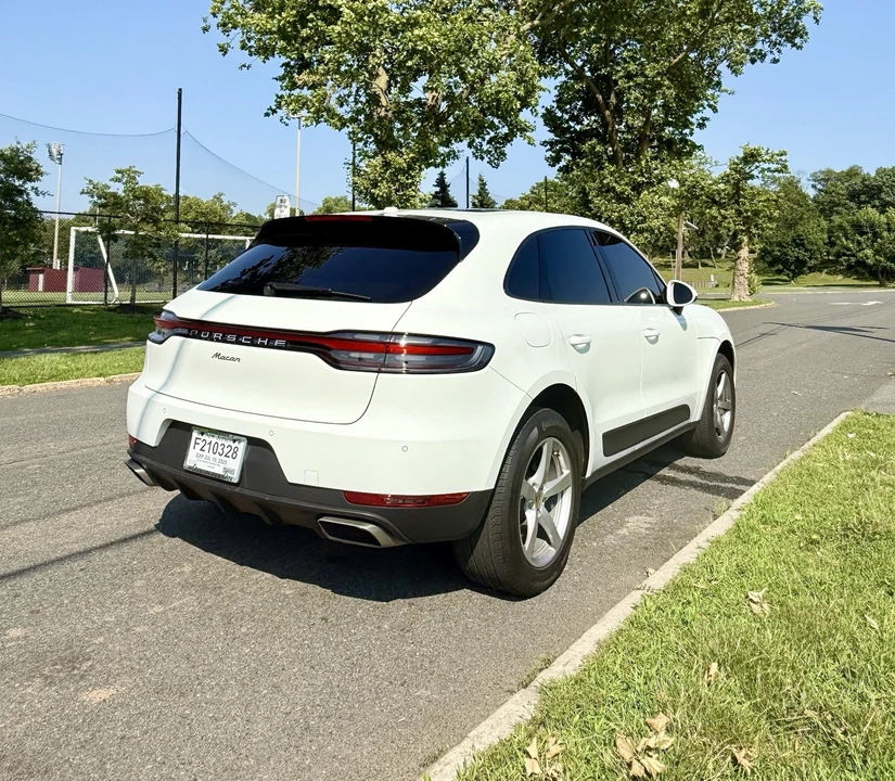 2021 Porsche Macan - Image 3 of 10