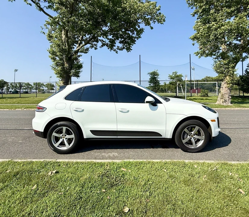 2021 Porsche Macan - Image 6 of 10