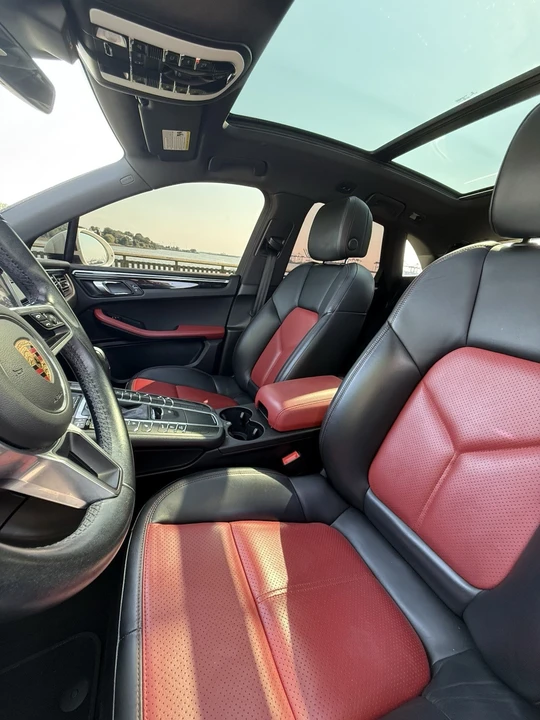 2021 Porsche Macan - Image 7 of 10