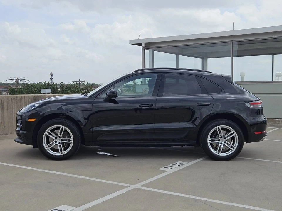 2021 Porsche Macan - Image 2 of 5