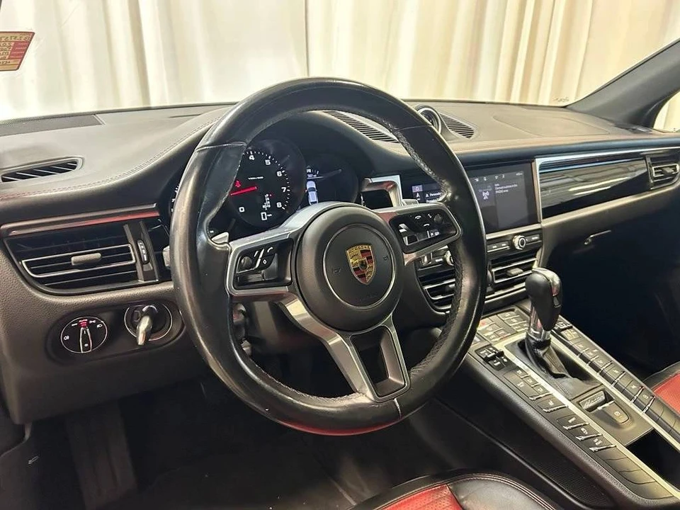 2021 Porsche Macan - Image 4 of 5
