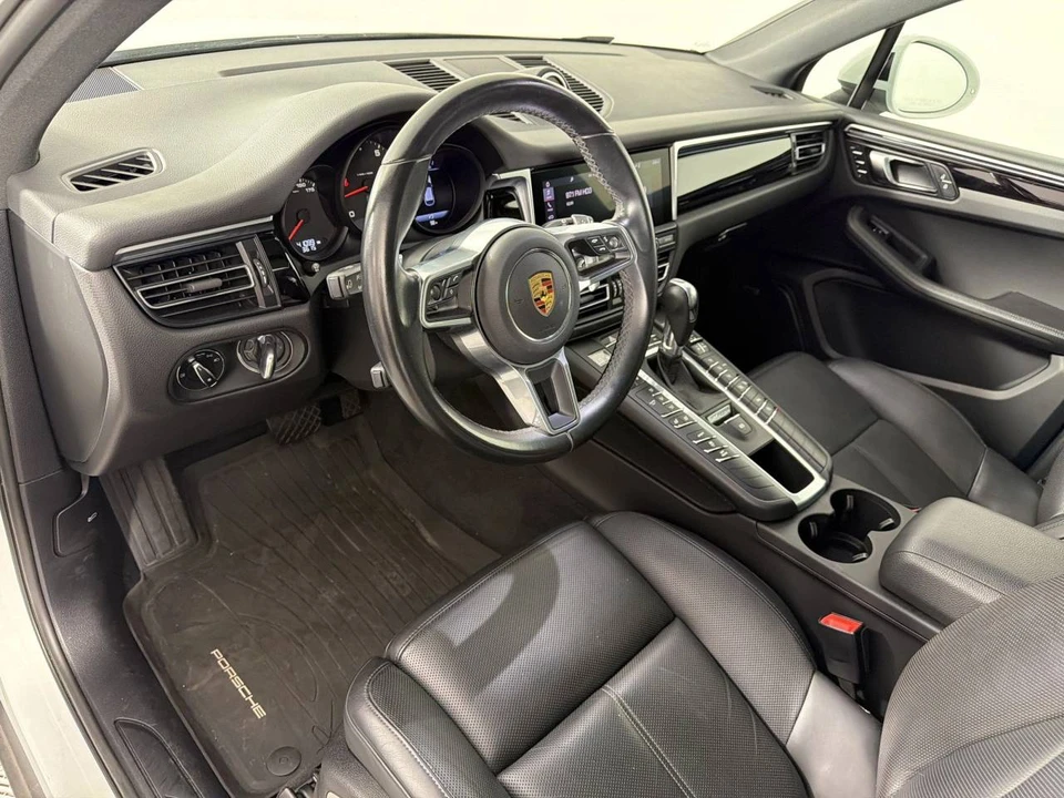 2021 Porsche Macan - Image 4 of 5
