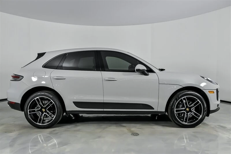 2021 Porsche Macan - Image 14 of 21